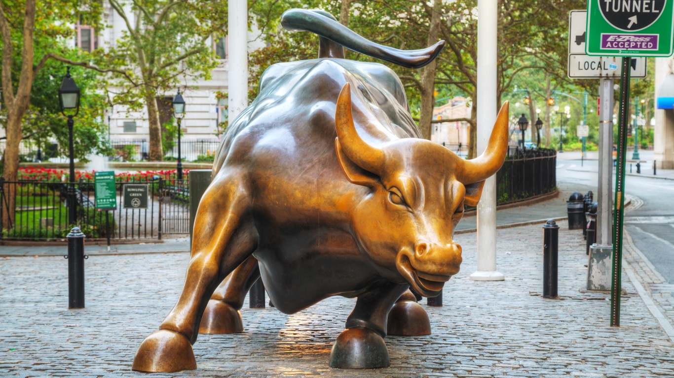 S&P 500 Rises 37 Points As Fed's Williams Signals December Rate Cut, Boosting Odds To 70%