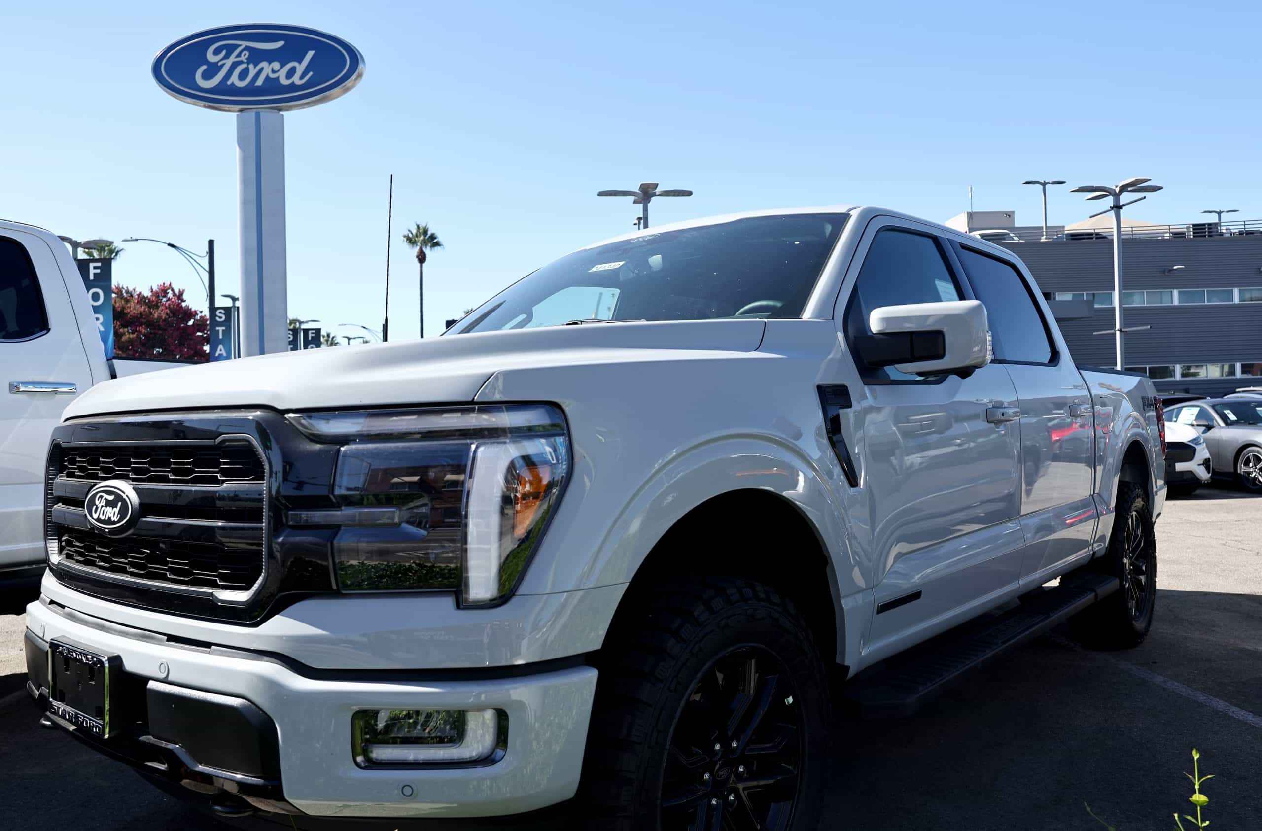Ford, Kraft Heinz, and Invesco Offer High Dividend Yields Below $25 Per Share