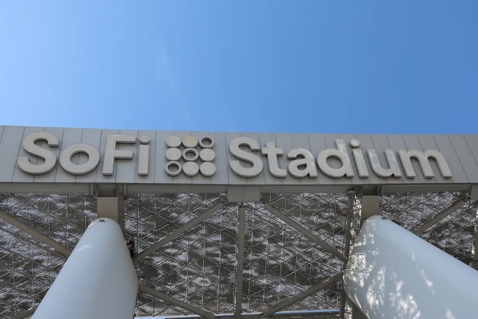 SoFi reports strong earnings, stock has nearly doubled in 2025