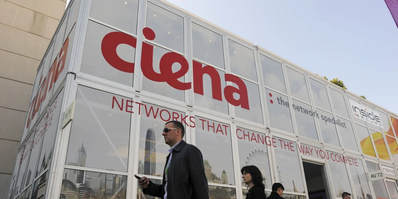 Ciena Beats Earnings Estimates Thanks to AI Demand. The Stock Is Falling.