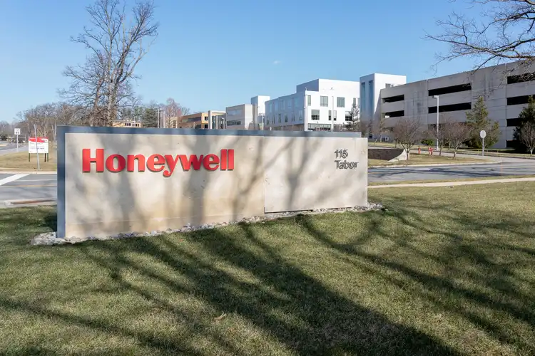 Honeywell unit is said to anchor New Mexico’s $800M quantum plans