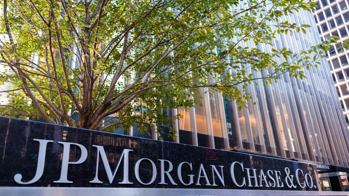 Truist Raises JPMorgan Price Target to $332: Is This Banking Titan Still Worth Its Premium Valuation?