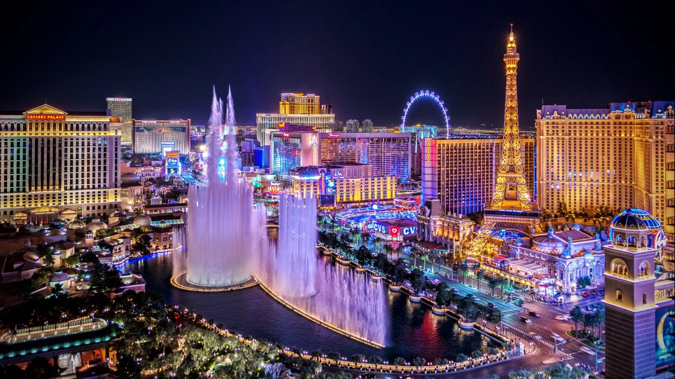 Las Vegas Sands or Wynn Resorts: Which Casino Dividend Is the Better Bet?
