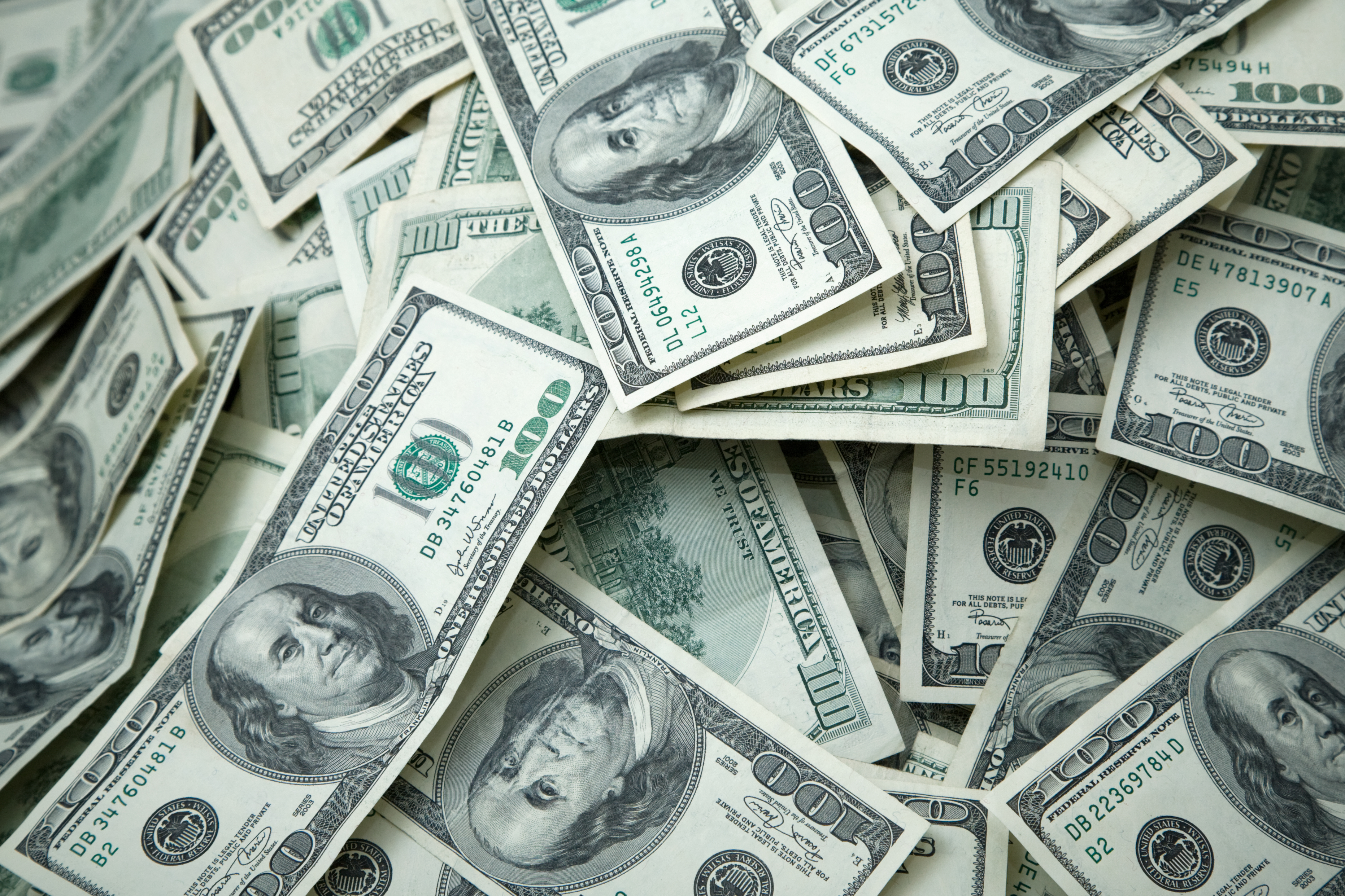 Down 34% With a 5% Yield, Is This High-Dividend Stock Too Cheap to Ignore, and Worth Buying in October?