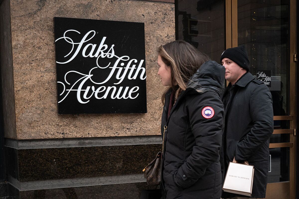 Saks’ Downfall Is a Make-or-Break Moment for Macy’s