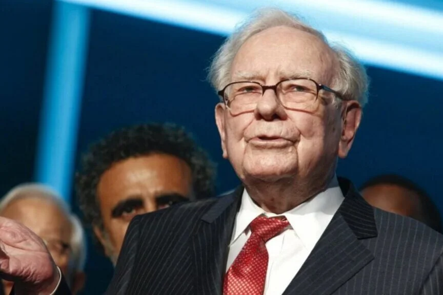 Do You Know Warren Buffett's Berkshire Hathaway Has Positions In This Lesser-Known Crypto-Friendly Bank? Here's How The Stock Has Performed This Year