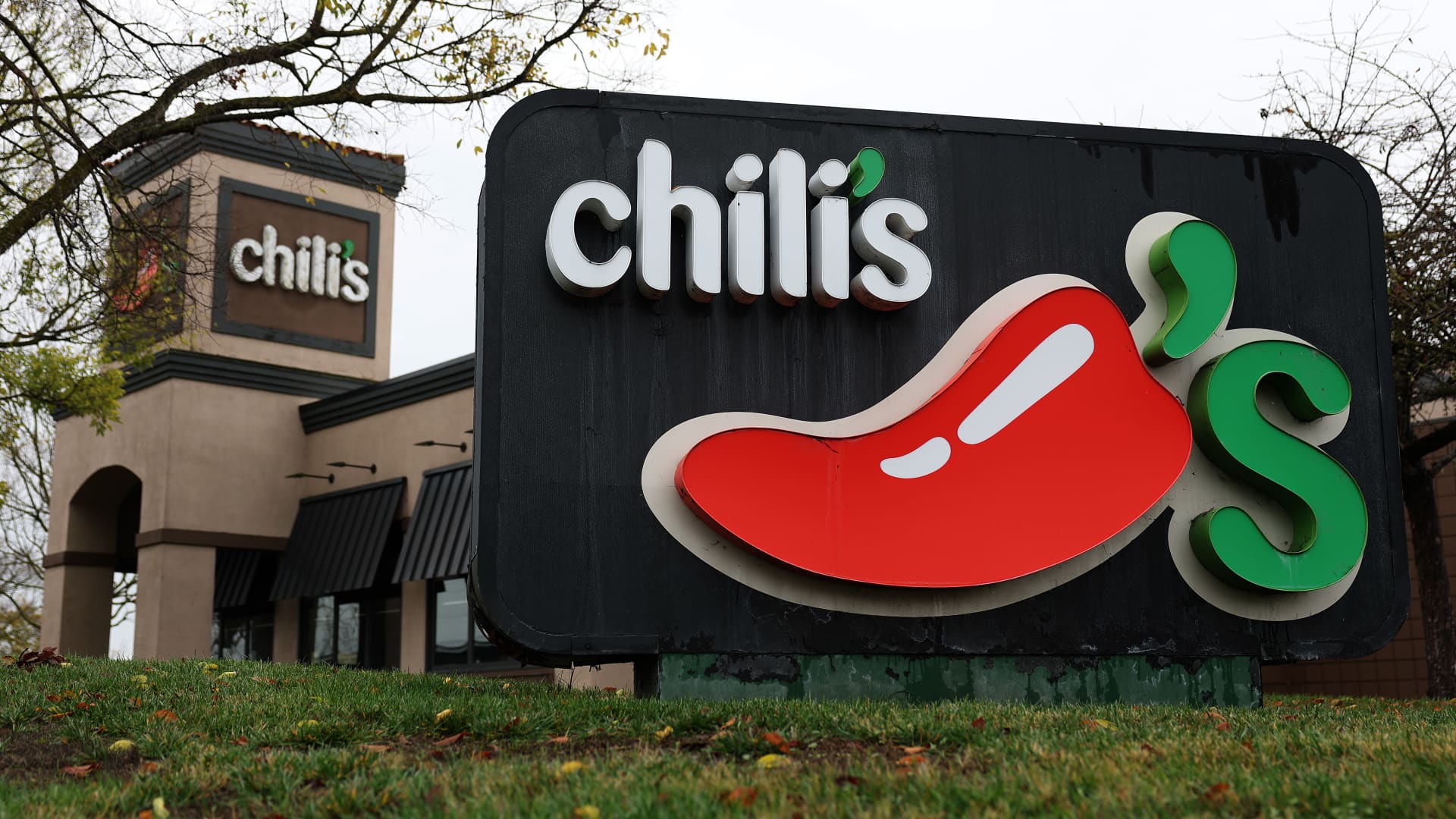 Restaurant earnings will test whether owning more brands pays off
