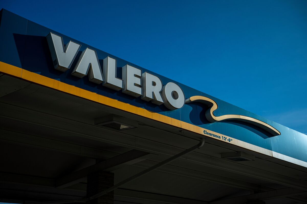 Valero Pulls Back on Mexican Oil After Texas Refinery Blast