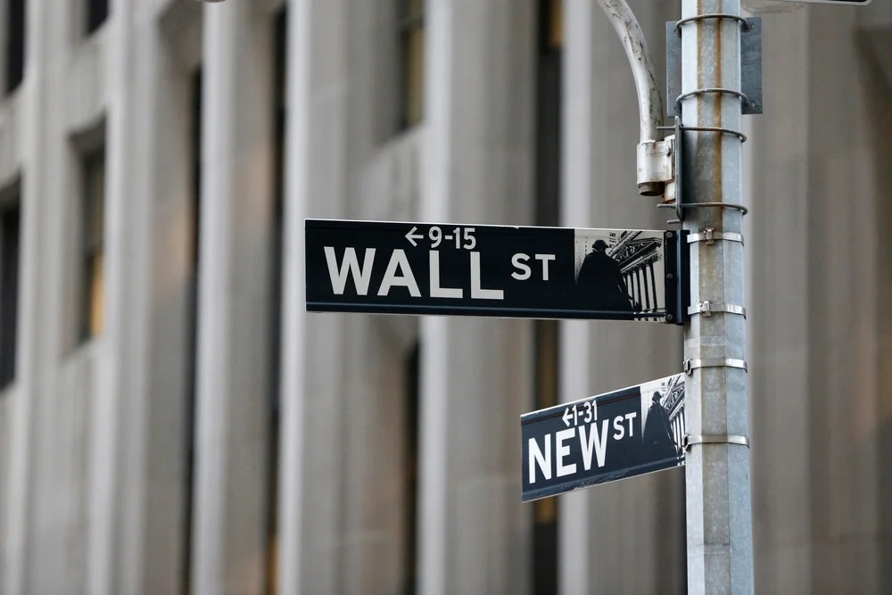 Wall Street Recovers, Apple Rallies 6% On $100-Billion Gov Manufacturing Investment: What's Moving Markets Wednesday?
