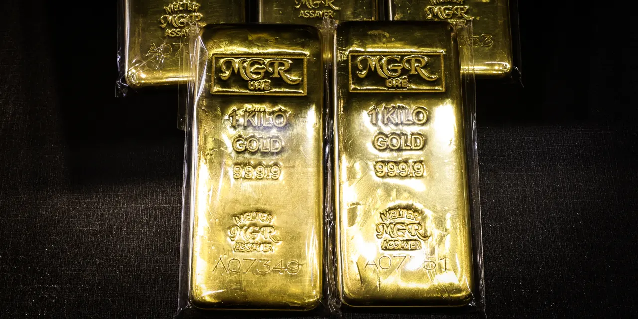 Gold Doesn’t Have a Friend in the World. And It Could Take a Minute Finding One.