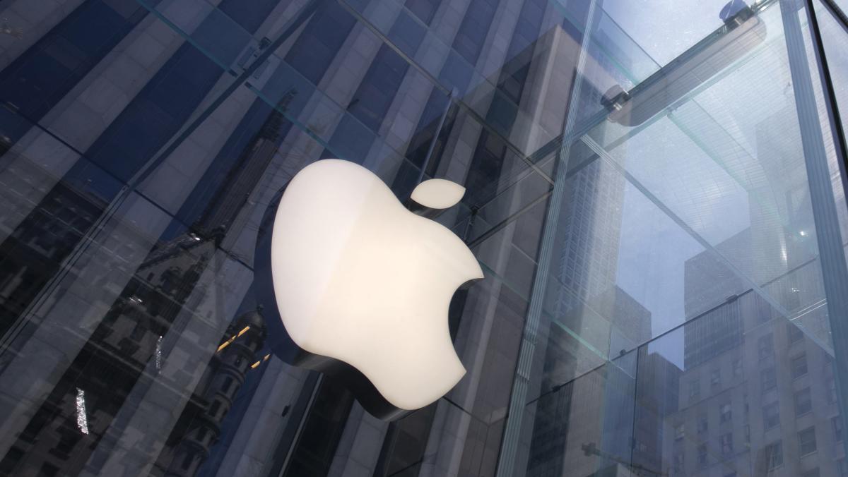 Apple leans further into AI, reportedly poaches Google talent - Yahoo Finance