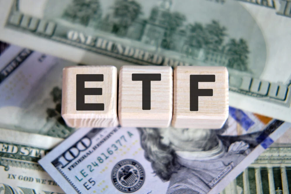 Retail ETFs Rattle As Tariffs, Yields, Consumer Caution Pressure Big-Box Stocks