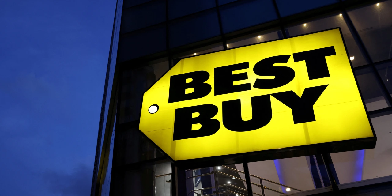 Best Buy Raises Outlook as Consumers Spend on Tech Upgrades