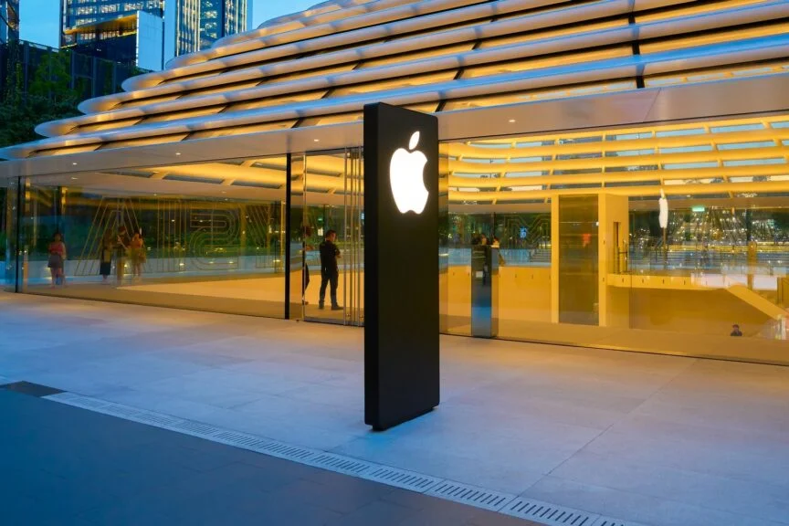 Apple's AI-Powered Home Services Strategy Could Upend Yelp, Angi, Alphabet: Insider Says Trust, Data And UX Key In This $500 Billion Market