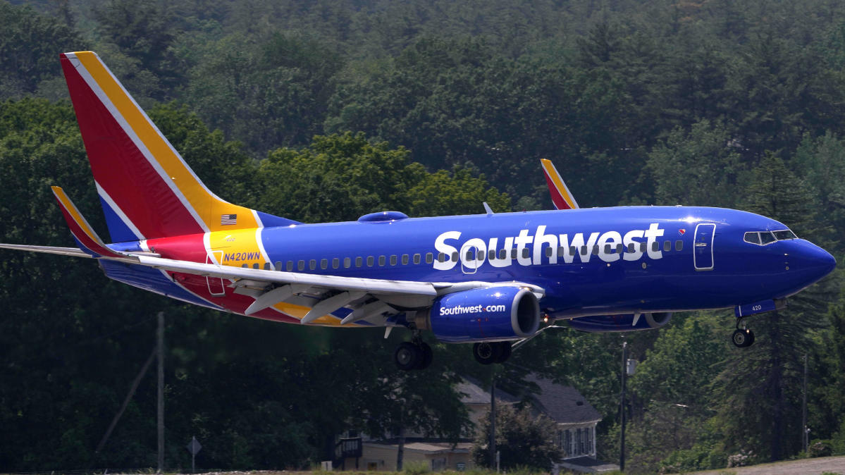 Southwest ditches open seating, Delta recovers from outages