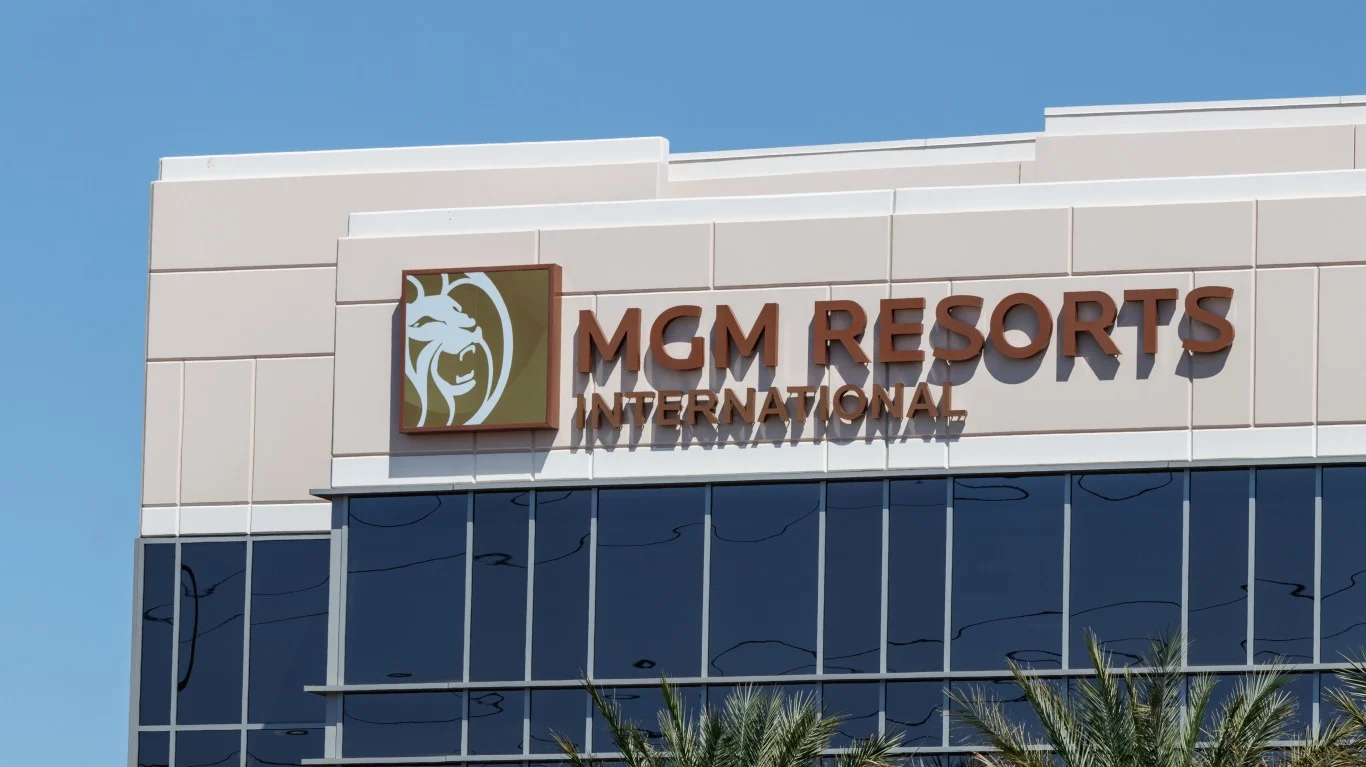 MGM Resorts International Sinks 10% as Barry Diller Withdraws $48.30-a-Share Buyout Offer; Caesars Entertainment Barely Moves