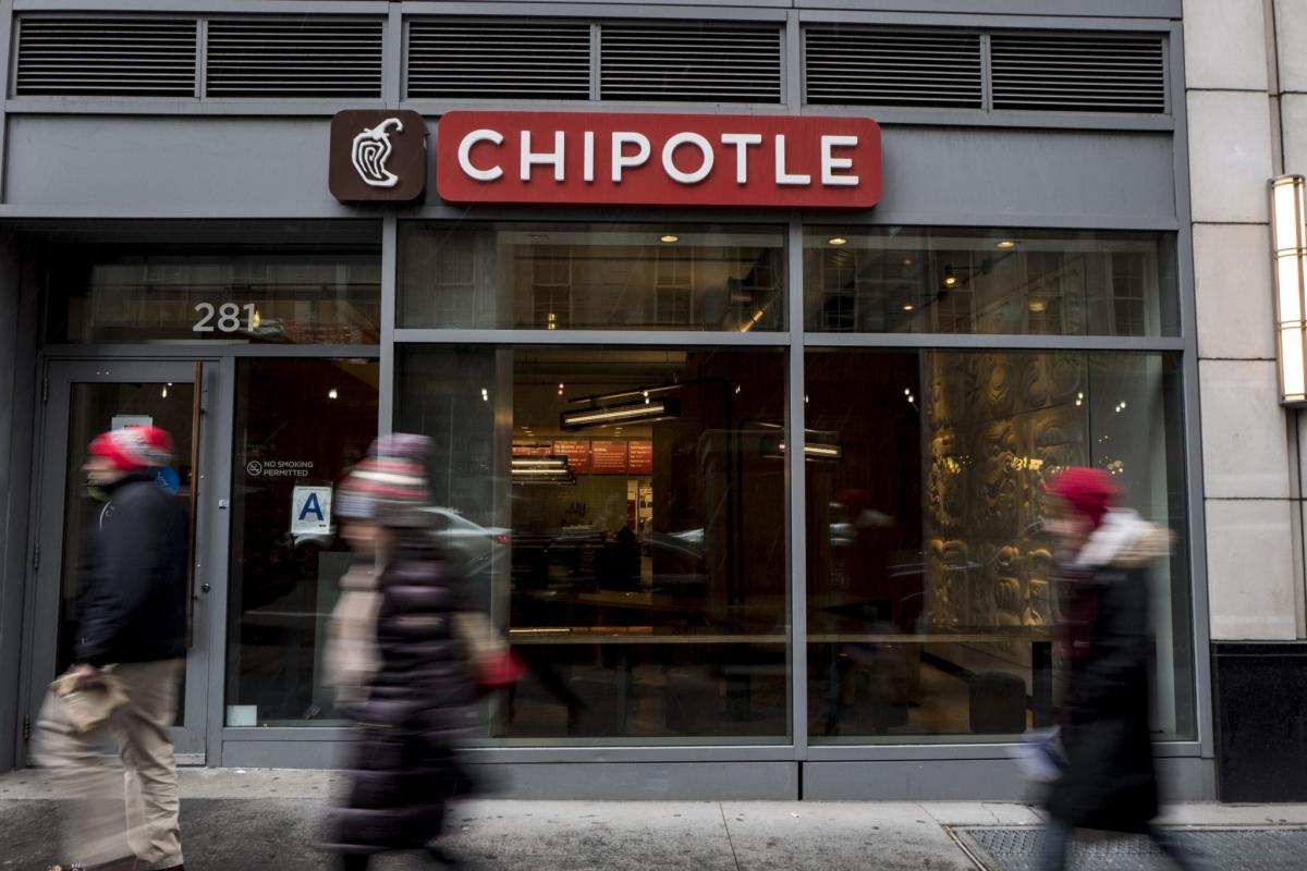 Chipotle is simultaneously cutting costs and avocados as it green-lights robots to make your guacamole