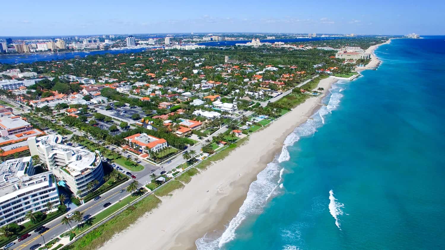 In 1919, A Small-Town Florida Banker Told Farmers And Widows To Buy Coca-Cola Stock At $40 A Share. Decades Later, Quincy, Florida Was Reportedly One Of The Richest Towns In America