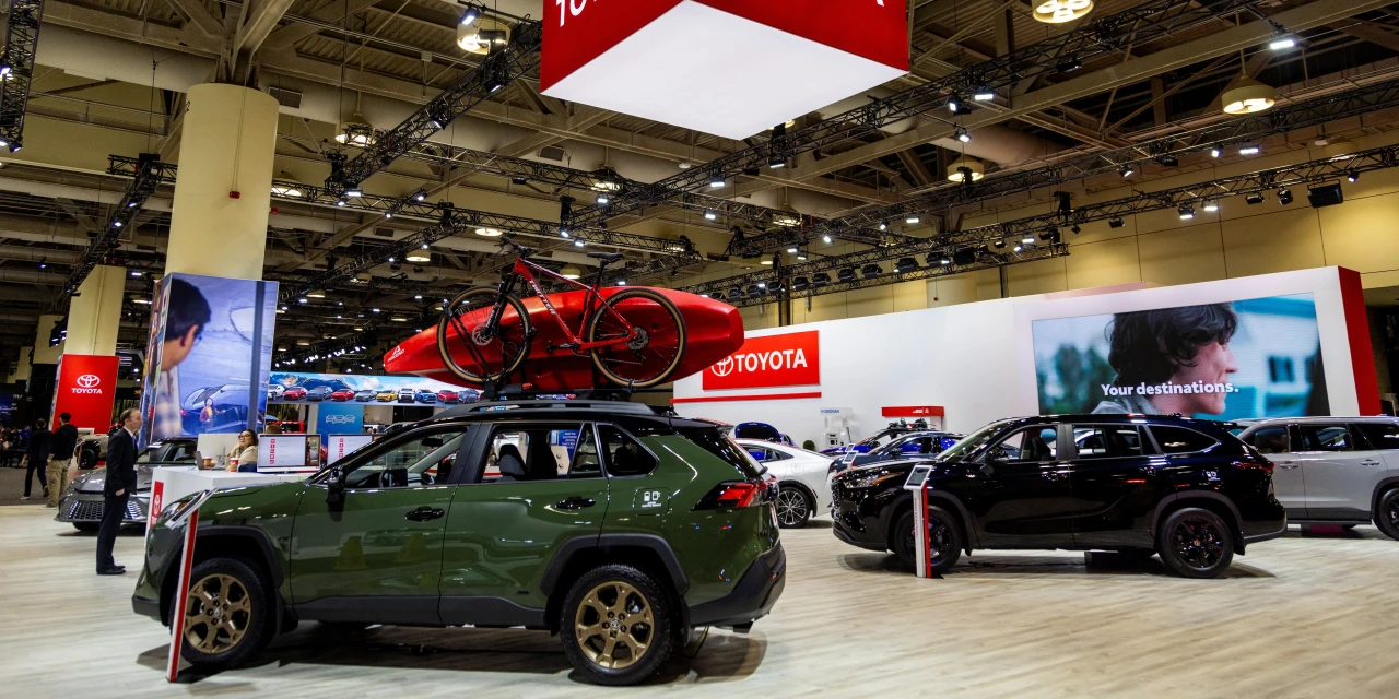 Toyota Motor to Invest $912 Million to Boost Hybrid Production in U.S.