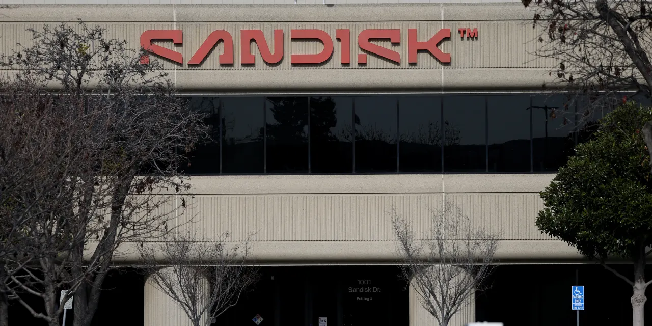Sandisk Stock Has Tumbled 52% in July. Can It Snap Brutal Losing Streak?
