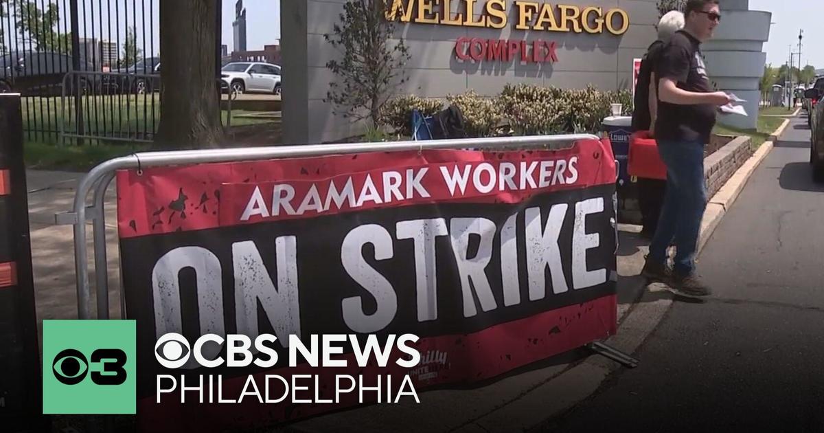 Aramark workers strike during 76ers game 4 at Wells Fargo Center - CBS Philly