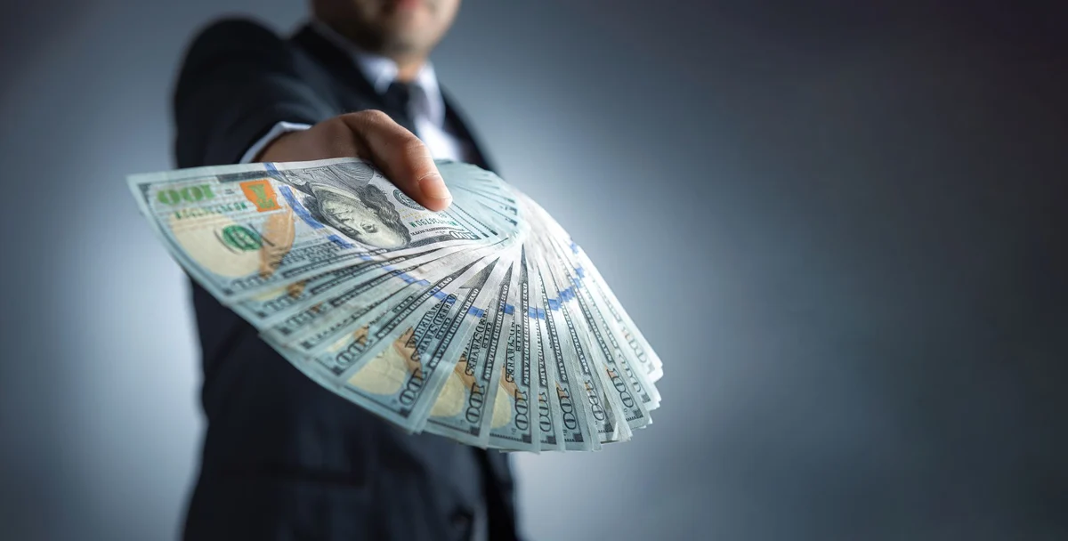 Should You Buy Altria Group Stock for Its 6.1%-Yielding Dividend?