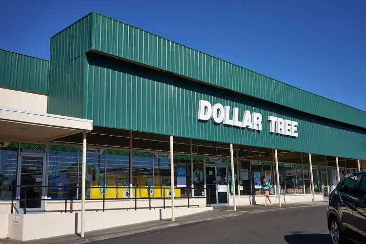 Dollar Tree becomes just the third retailer with more than 9,000 stores in the U.S.