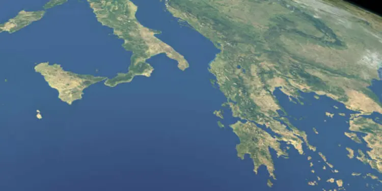 Condor Boeing 757 diverts to Italy after engine failure leaving Corfu