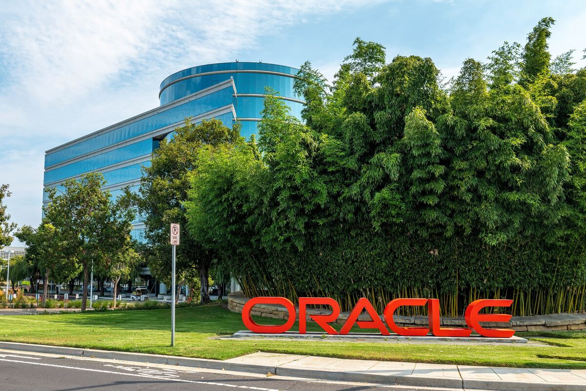 Oracle Credit Fear Gauge Hits Highest Since 2009 on AI Bubble Fears