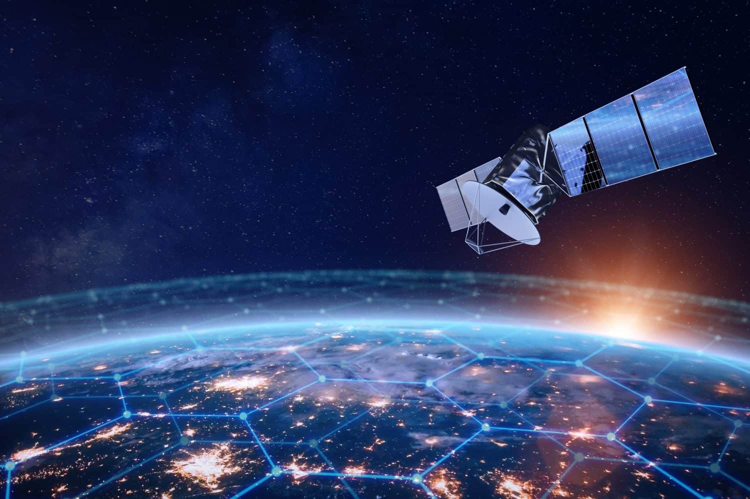 Globalstar Soars 10%: Amazon's Reported Takeover Bid Ignites a Spectrum War With SpaceX