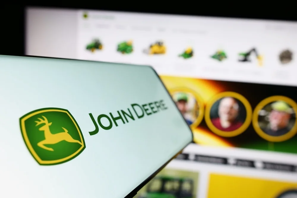Deere Posts Upbeat Earnings, Joins Foot Locker, Boot Barn, Cisco And Other Big Stocks Moving Higher On Thursday