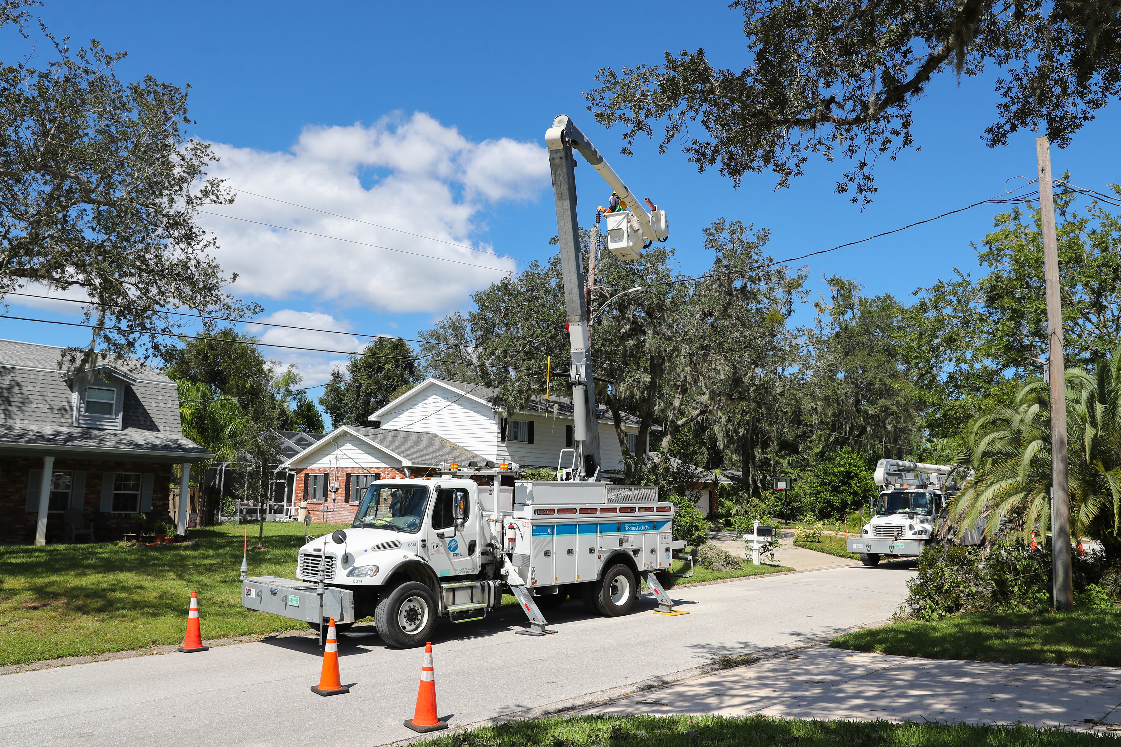 Is NextEra Energy Overvalued After Its 18% 1-Month Surge?