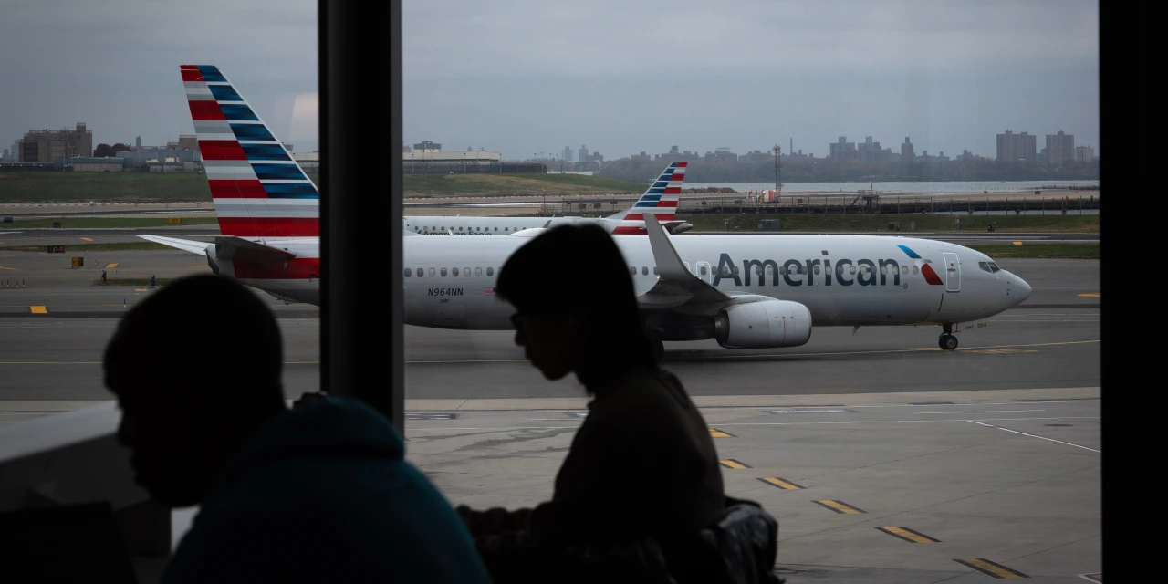 American Airlines Is Struggling, and Its Crew Members Have Lost Patience