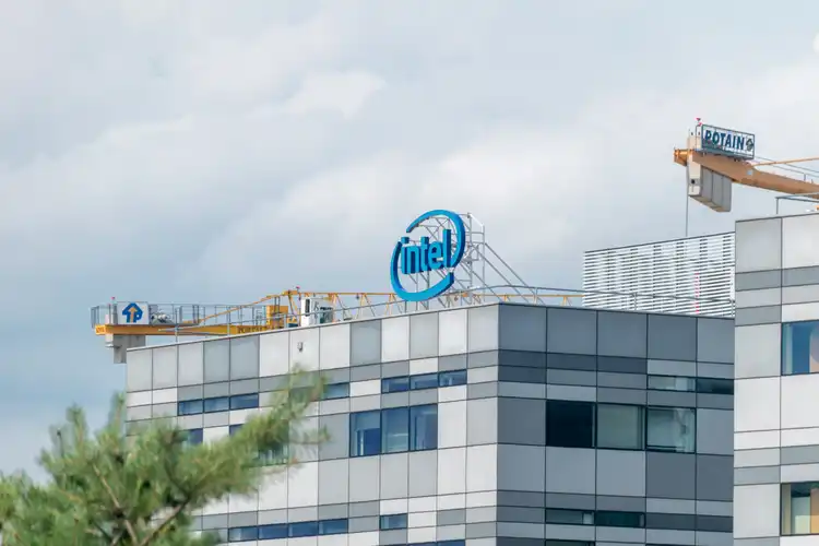 Intel Q1 earnings preview: AI progress in focus