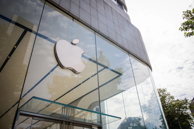 Apple chip deal with Broadcom at over $30B; to invest $1.5B in Broadcom's facility