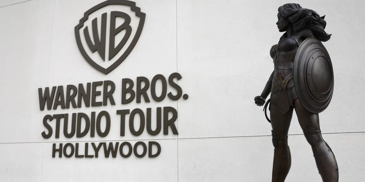 Netflix and Paramount are now the favorites to buy Warner Bros., but investors don’t like it