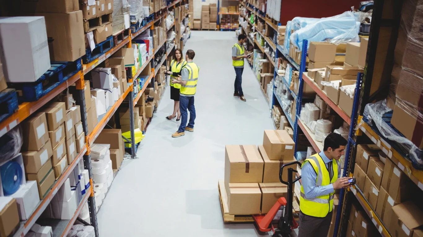 Fastenal vs. Applied Industrial Technologies: Which Dividend Grower Is the Better Buy?