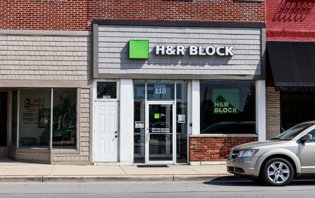 H&R Block Gains From Tax Resilience & AI Amid Volume Pressures