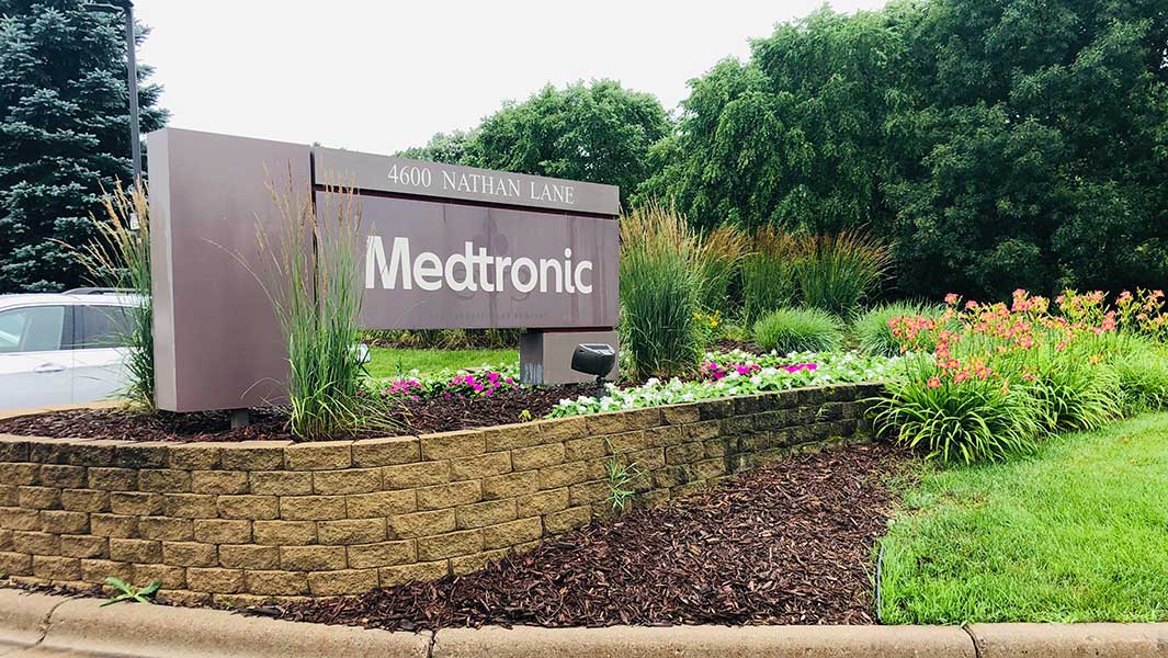 Medtronic Beelines For A Breakout After Beat-And-Raise Quarter