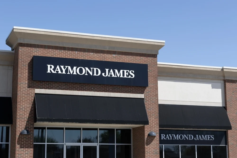 Raymond James, Vulcan Materials And More On CNBC's 'Final Trades'