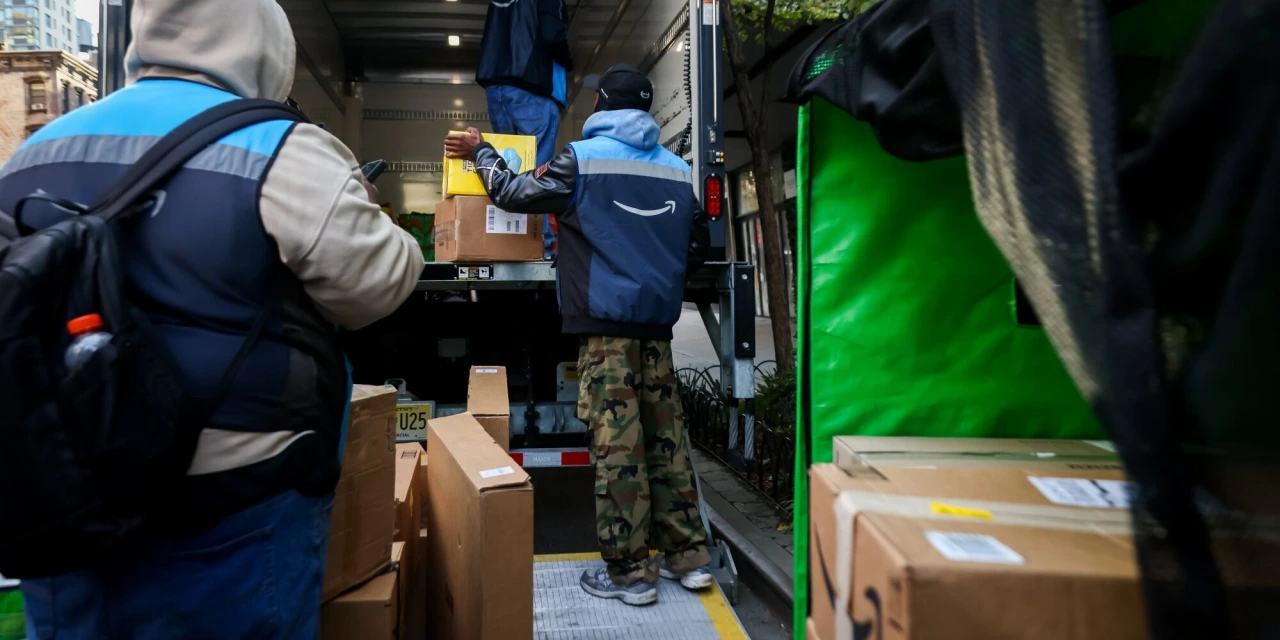 Amazon to Apply 3.5% Fuel Surcharge to Third-Party Sellers