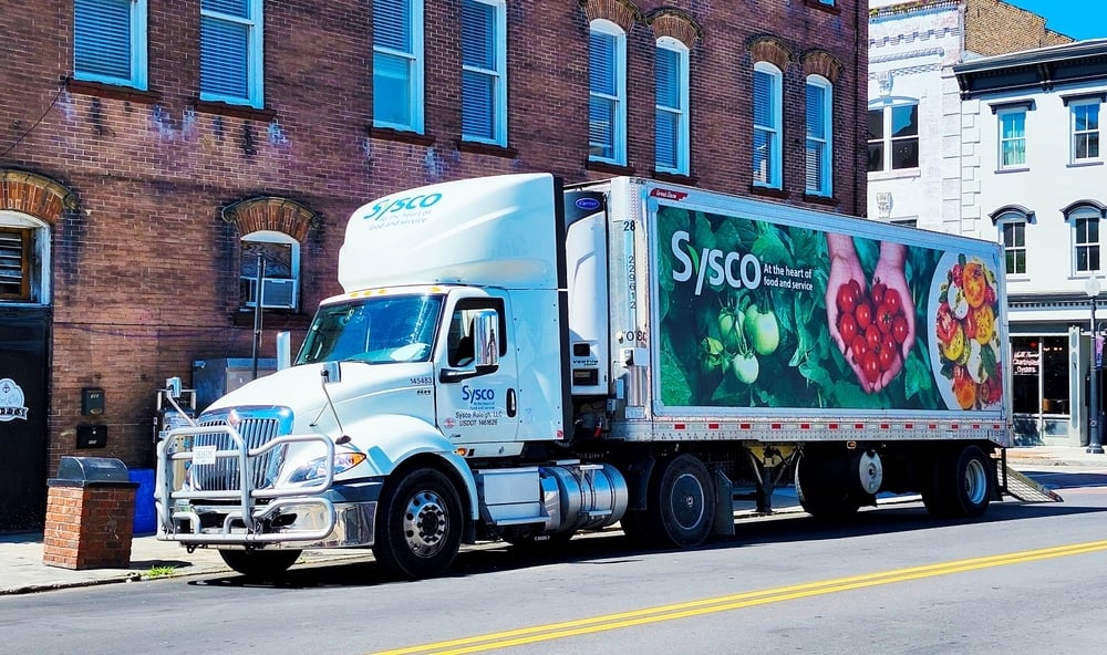 Sysco Sees Restaurant Orders Staying Strong, Lifts Outlook