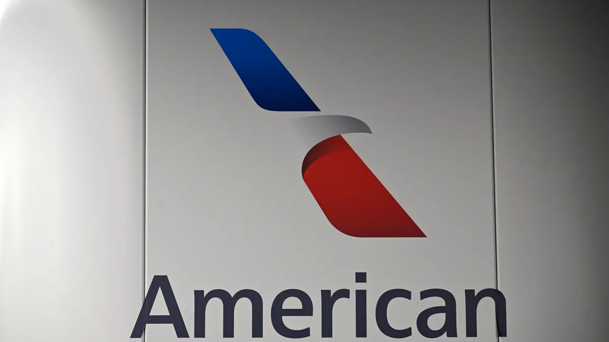 An American Airlines flight had a close call with a mountain in Hawai'i