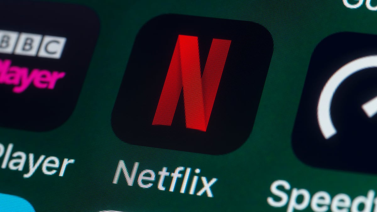 Netflix Gets Bigger, Yet Stock Still Slips