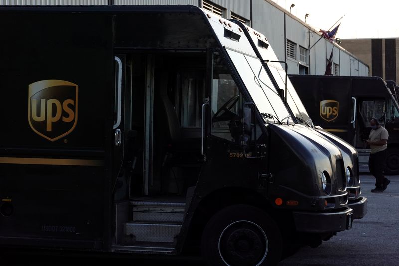 UPS sees profit in US Postal Service work that dragged down FedEx earnings - Yahoo Finance
