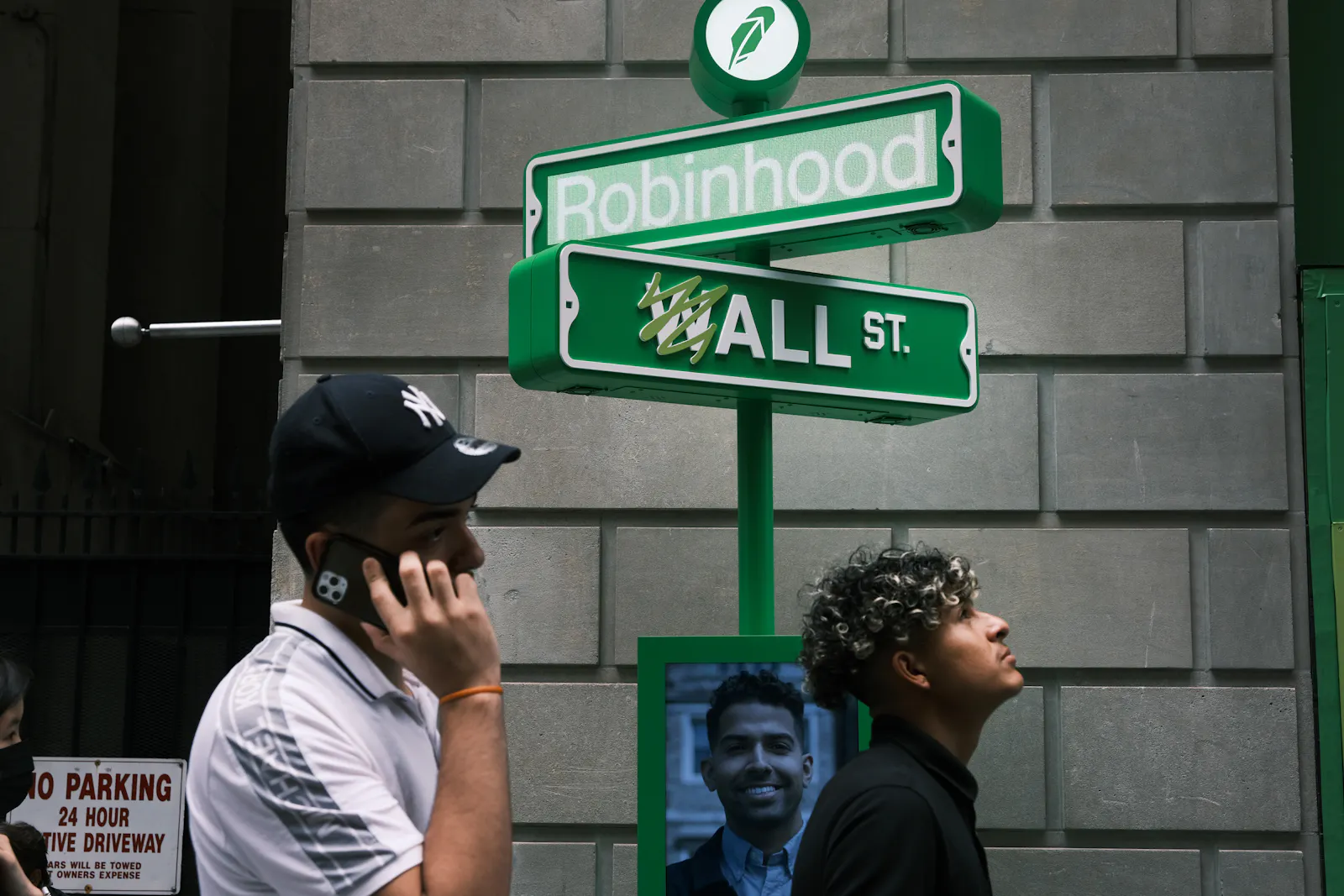 Robinhood falls as it doesn’t wind up in S&P 500 despite analyst speculation