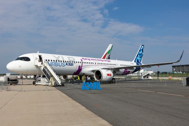 AerCap expands narrowbody bet with order for 100 Airbus A320neo jets