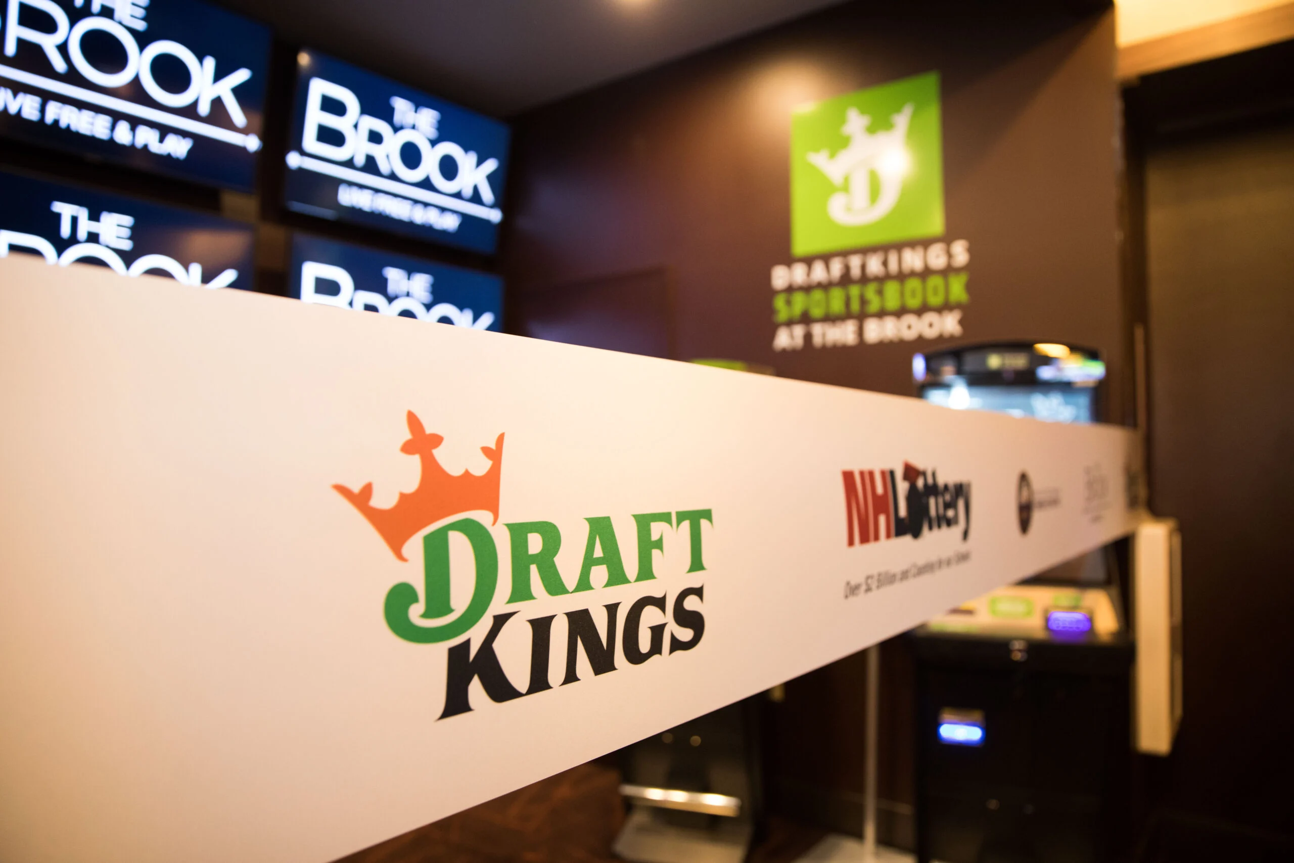 DraftKings Rallies 5% as BoA Upgrades to Buy With $27 Price Target; Flutter Entertainment Ticks Up