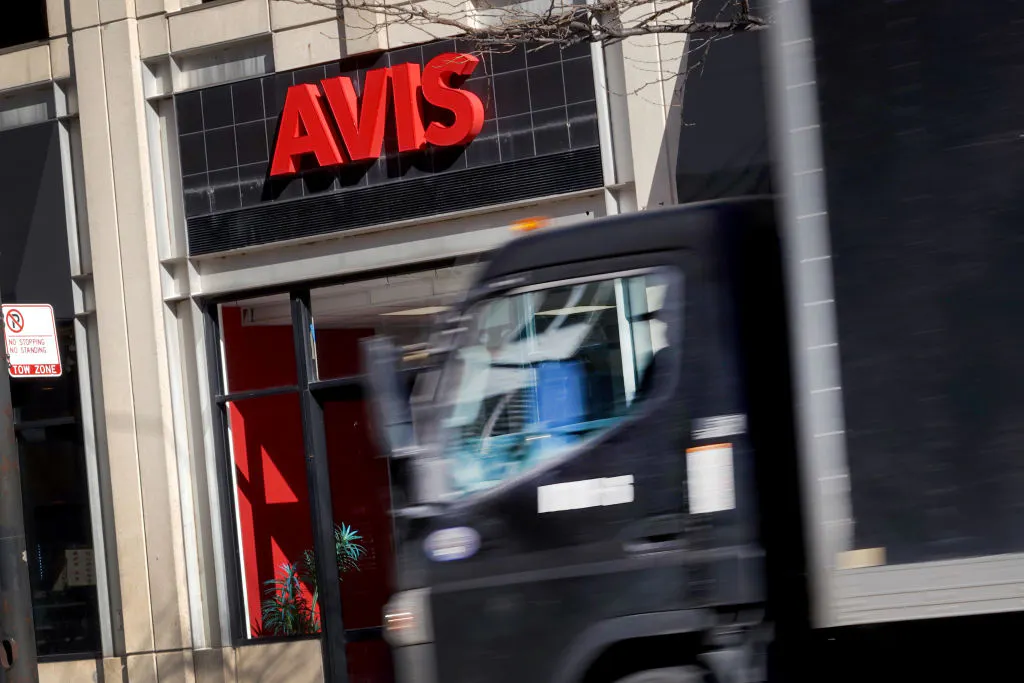 Avis erases what’s left of its 390% April gain on news that major holder dumped 4.3 million shares