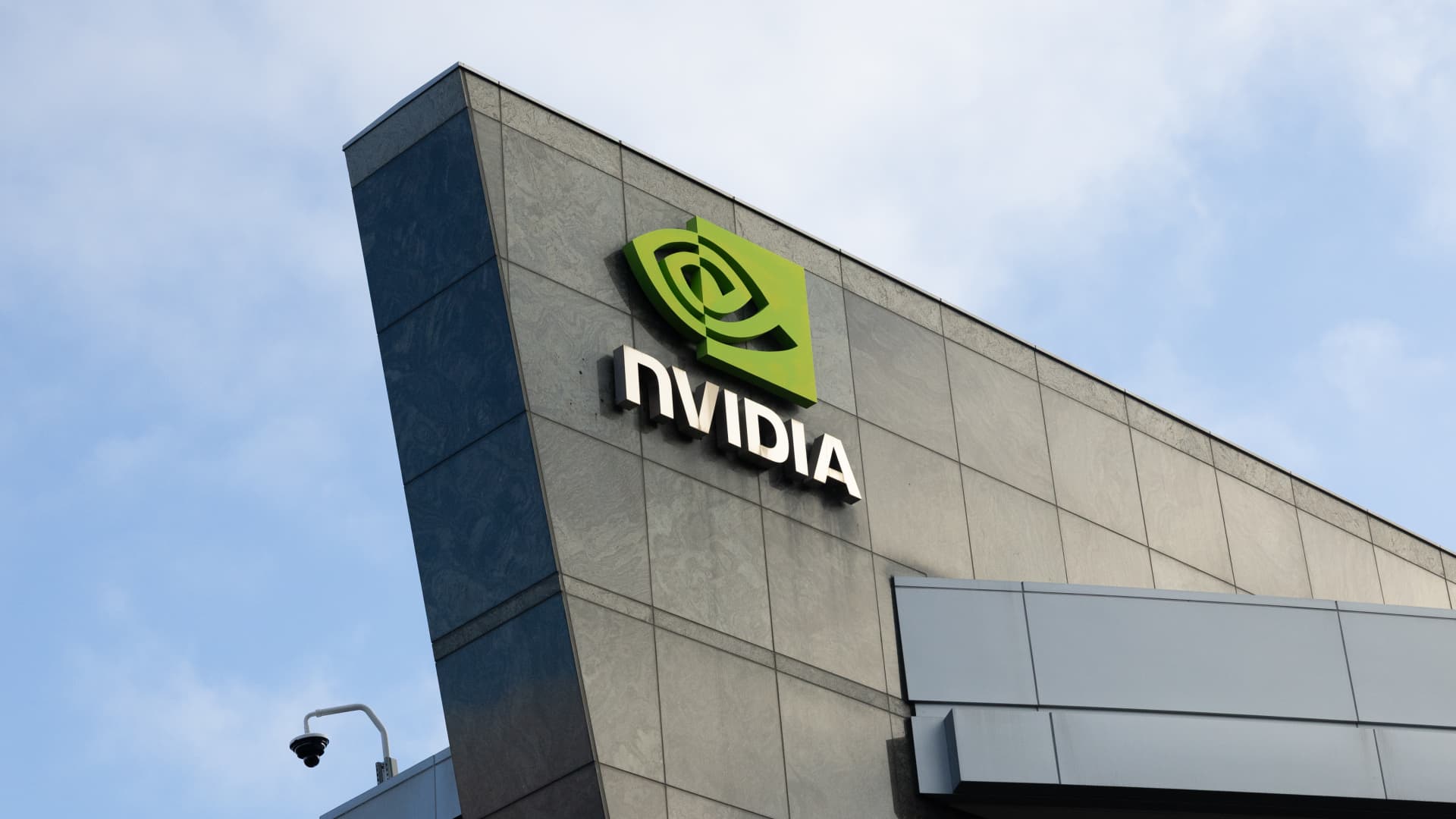 Top Wall Street analysts like these 3 stocks for the long haul